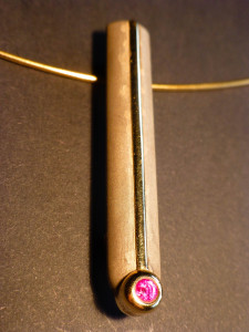 Eckhard Berger Schmuck Anhänger Saphir